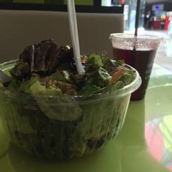 Ensaladetti -- Galerías Monterrey - Arranchera con agua fresca chica de Jamaica