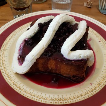 Comptoir Sainte-Cécile - Pain perdu de brioche aux bleuets, crème au gingembre - Delicatessen Near Me - Montreal, Quebec Comptoir Sainte-Cécile - Pain perdu de brioche aux bleuets, crème au gingembre - Delicatessen Near Me - Montreal, Quebec