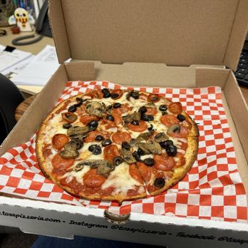 Toss Pizzeria & Pub - Pizza Near Me - Austin, Texas Toss Pizzeria & Pub - Pizza Near Me - Austin, Texas