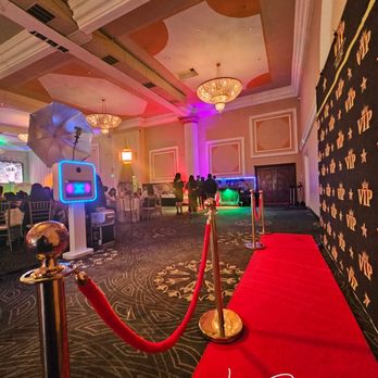 Neon Photo Booth - Photo Booth Rentals Near Me - San Diego, California Neon Photo Booth - Photo Booth Rentals Near Me - San Diego, California