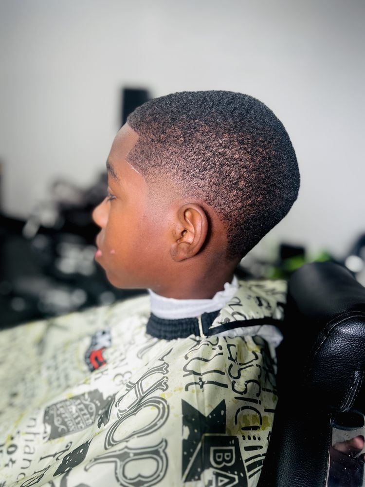 P The Barber Logo