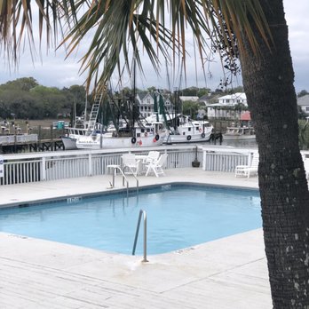 Shem Creek Inn - Pool - Hotels Near Me - Mount Pleasant, South Carolina Shem Creek Inn - Pool - Hotels Near Me - Mount Pleasant, South Carolina