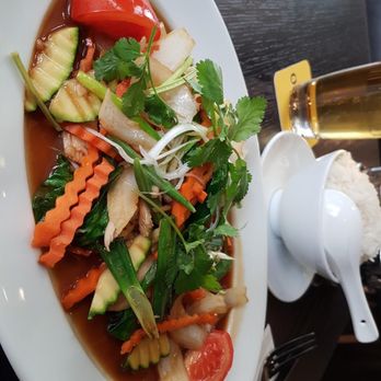 Saigon Restaurant - Huhn mit Gemüse - Vietnamese Near Me - Vienna, 9