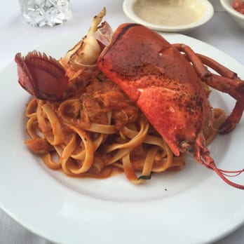 Cafe Amici - Aragosta Alla Griglia Con Spaghetti Al Granchio - Italian Near Me - Beverly Hills, California