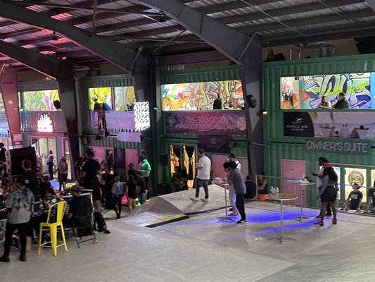 Skatebird Miami by null