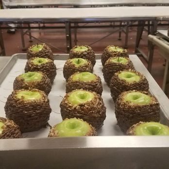 Ethel M Chocolates - Not your average caramel apples. Lots of extras on them. - Botanical Gardens Near Me - Henderson, Nevada