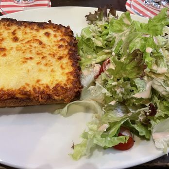 Le Sèvres Raspail - Croque Monsieur et salade - Cafes Near Me - Paris, 75 Le Sèvres Raspail - Croque Monsieur et salade - Cafes Near Me - Paris, 75