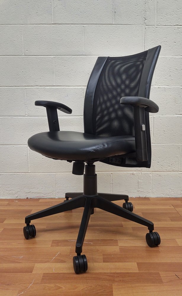 UNIVERSAL HOTEL LIQUIDATORS Updated October 2024 32 Photos & 13