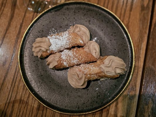 Les Cavistes | Bistro Bar à vin Boutique by null