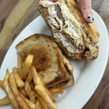 Johnny Longboats - reuben with blackened mahi mahi - Seafood Near Me - Riviera Beach, Florida