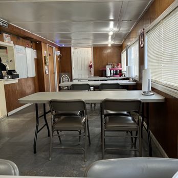 Cajun Corner Cafe - Dining area. - Cajun/Creole Near Me - Sugartown, Louisiana