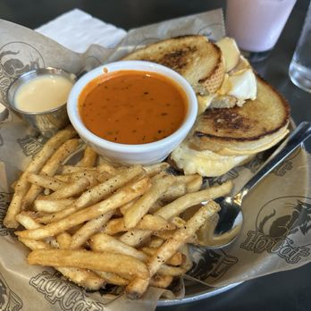 HopCat - HopKittens Grilled Cheese & Tomato Soup - Beer Bar Near Me - East Lansing, Michigan HopCat - HopKittens Grilled Cheese & Tomato Soup - Beer Bar Near Me - East Lansing, Michigan