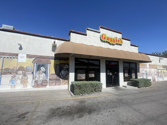 Gussie's Tamales & Bakery by null