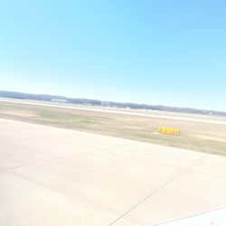 United Airlines - Beautiful blue skies today in Illinois.