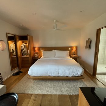 Hotel Joaquin - Room 10 - Hotels Near Me - Laguna Beach, California