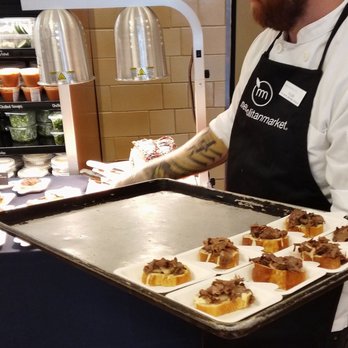Metropolitan Market - Prime Rib sampling during special event - Grocery Near Me - Kirkland, Washington