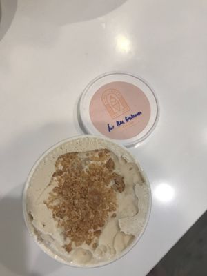 Right Cream by null