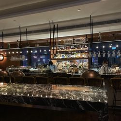 天外天 - Bar area