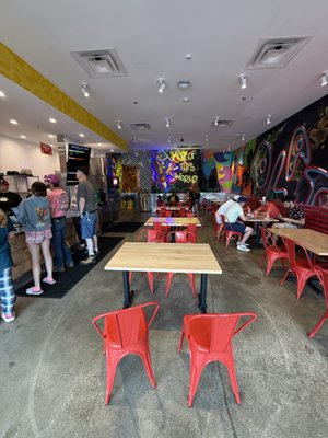 Dave’s Hot Chicken by null