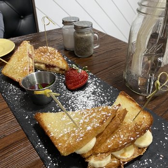 Redberry - Grilled PBBBJ - Breakfast & Brunch Near Me - Troy, Ohio