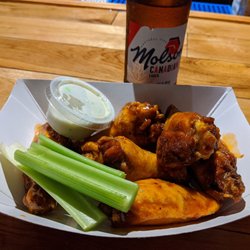 Raquette River Pub - Maple medium wings