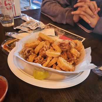 Yankee Lobster - Fresh Calamari - Seafood Markets Near Me - Boston, Massachusetts