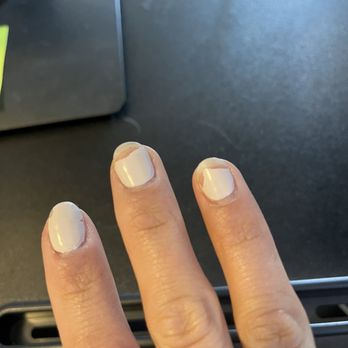 Salon Chic Logan Square - Nails already chipping after 2 days. - Nail Salons Near Me - Chicago, Illinois