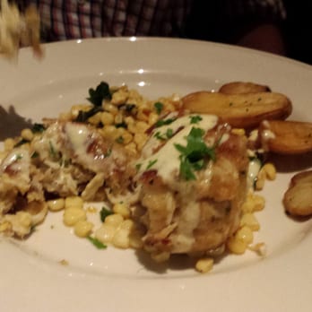 Old Ebbitt Grill - Crab cakes - Bars Near Me - Washington, DC, District of Columbia
