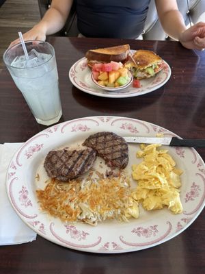 Henri's Cafe by null