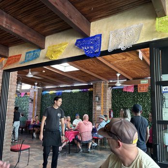 Mamas Royal Cafe - Inside restaurant - Breakfast & Brunch Near Me - Cabo San Lucas, BCS