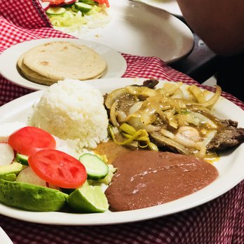 El Manjar - Latin American Near Me - Tampa, Florida