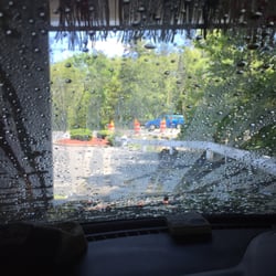 Mobil - Nice car wash that is never to busy. Right off the highway is a plus!