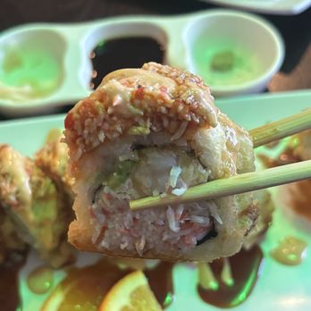 Oishii Sushi - Golden Tiger Roll- huge bites - Sushi Bars Near Me - Riverside, California Oishii Sushi - Golden Tiger Roll- huge bites - Sushi Bars Near Me - Riverside, California