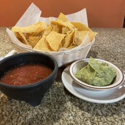 Really good guac, salsa and chips.