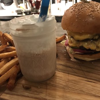District Table and Bar - New American Near Me - Stuart, Florida