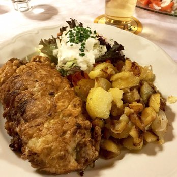 Am Borntal - 250 gar. Rumsteak "Strindberg"; gebraten in einer Zwiebel-Senf-Eihülle, an Pommes frites und bunten Salat. 21,50EUR - German Near Me - Erfurt, TH