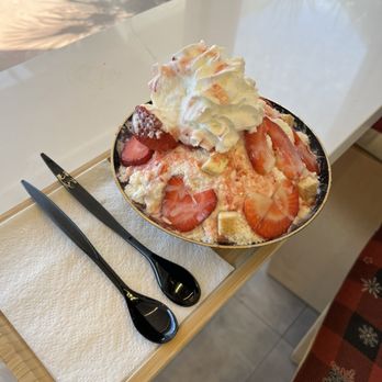 Xing Fu Tang - Strawberry Bingsu. SO TATSY!! - Bubble Tea Near Me - Mesa, Arizona Xing Fu Tang - Strawberry Bingsu. SO TATSY!! - Bubble Tea Near Me - Mesa, Arizona