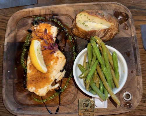 The Ground Round by null