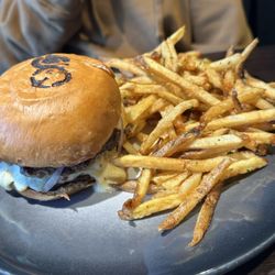 Gypsum Grill - Dans Double w/ fries
