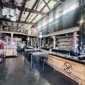 Grand Canyon Brewing Distillery - Main bar area - Brewpubs Near Me - Kingman, Arizona Grand Canyon Brewing Distillery - Main bar area - Brewpubs Near Me - Kingman, Arizona