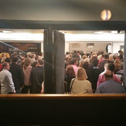 Divadlo Bolka Polívky - Pohľad do foyer zo sály.