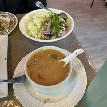 Sno Thai Café - 16 oz. Panang Curry and Larb Gai Salad - Thai Near Me - Snoqualmie, Washington Sno Thai Café - 16 oz. Panang Curry and Larb Gai Salad - Thai Near Me - Snoqualmie, Washington