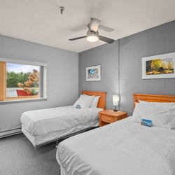 Salvation Army Conference Centre - Newly updated double twin rooms offer comfortable accommodations with lots of natural light, private bathroom and workstation in each room
