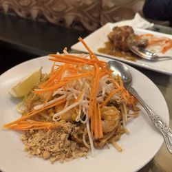 Malee's Thai Kitchen - Pad Thai
