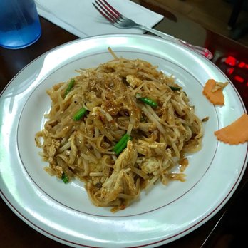 Thai Erawan Restaurant - Chicken pad Thai spice level 2 - Thai Near Me - Yorktown, Virginia Thai Erawan Restaurant - Chicken pad Thai spice level 2 - Thai Near Me - Yorktown, Virginia