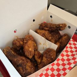 18 piece combo - 6 drums + 12 wings (half and half soy garlic + yangnyeom) 18 piece combo - 6 drums + 12 wings (half and half soy garlic + yangnyeom)