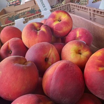 Toombs County Farmers Market - Hand Picked Sweet Peaches - Farmers Market Near Me - Lyons, Georgia