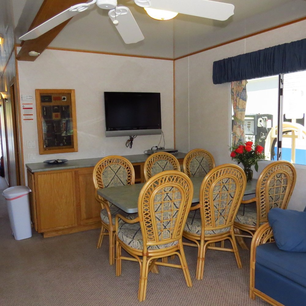 Lake Oroville Marina - Marinas Near Me - Paradise, California