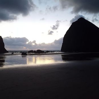 Haystack Rock - Landmarks & Historical Buildings Near Me - Cannon Beach, Oregon