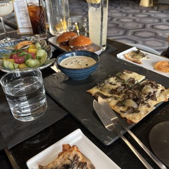 The View Lounge - Mushroom flatbread, wagyu slider, seared tuna ahi with calamansi ponzu - Lounges Near Me - San Francisco, California The View Lounge - Mushroom flatbread, wagyu slider, seared tuna ahi with calamansi ponzu - Lounges Near Me - San Francisco, California